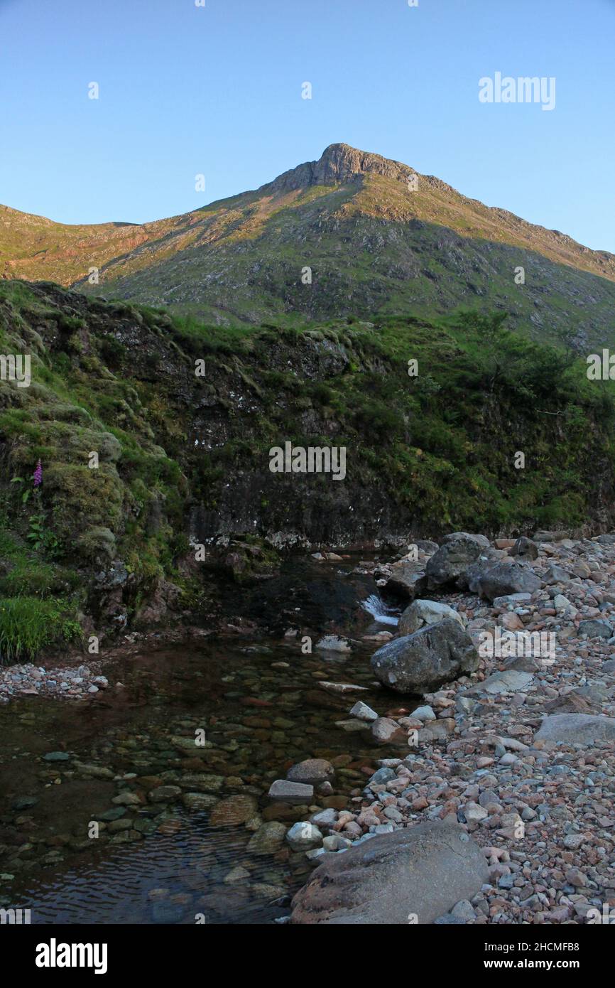 Discesa da Stob na Doire a Buchaille Etive Mor, Glencoe, Scozia Foto Stock