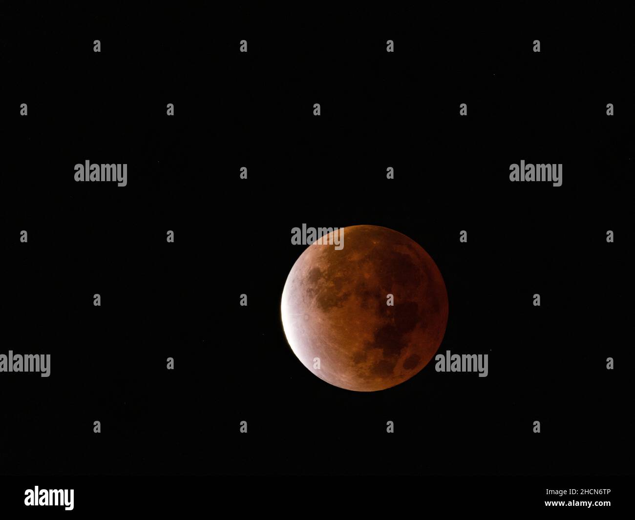 Bellissimo scatto della luna sul cielo notturno Foto Stock