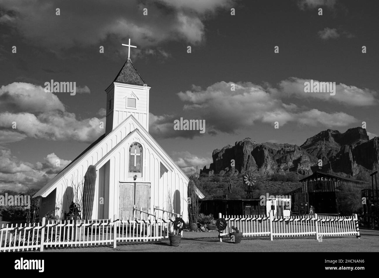 La cappella di Elvis Presley si trova vicino alla base delle Superstition Mountains in Arizona Foto Stock