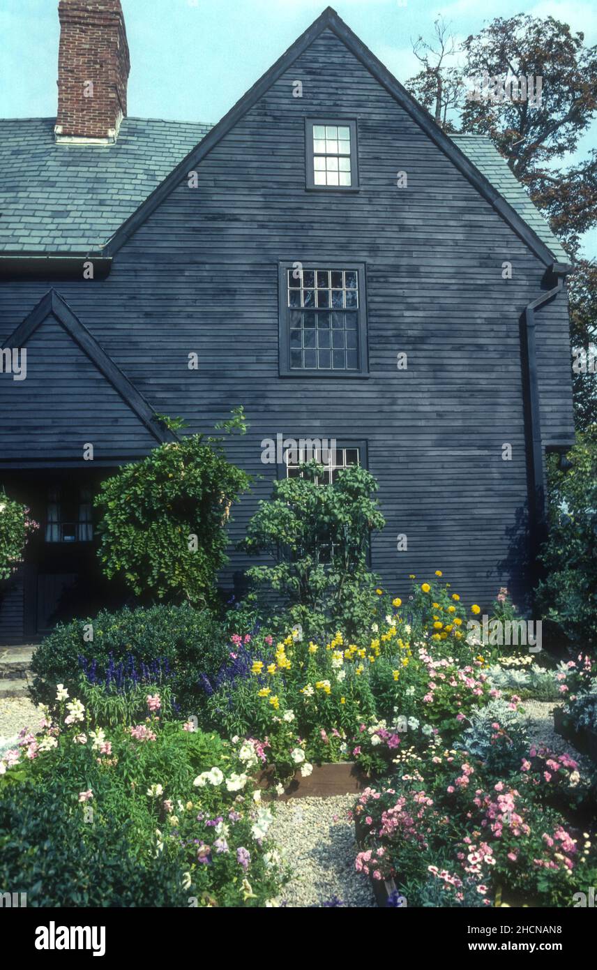 1990 Archivio Fotografia della Casa dei sette Gabi a Salem, Massachusetts. Costruita nel 1668 e sede del romanzo omonimo di Nathaniel Hawthorne del 1851, la casa è ora un museo. Foto Stock