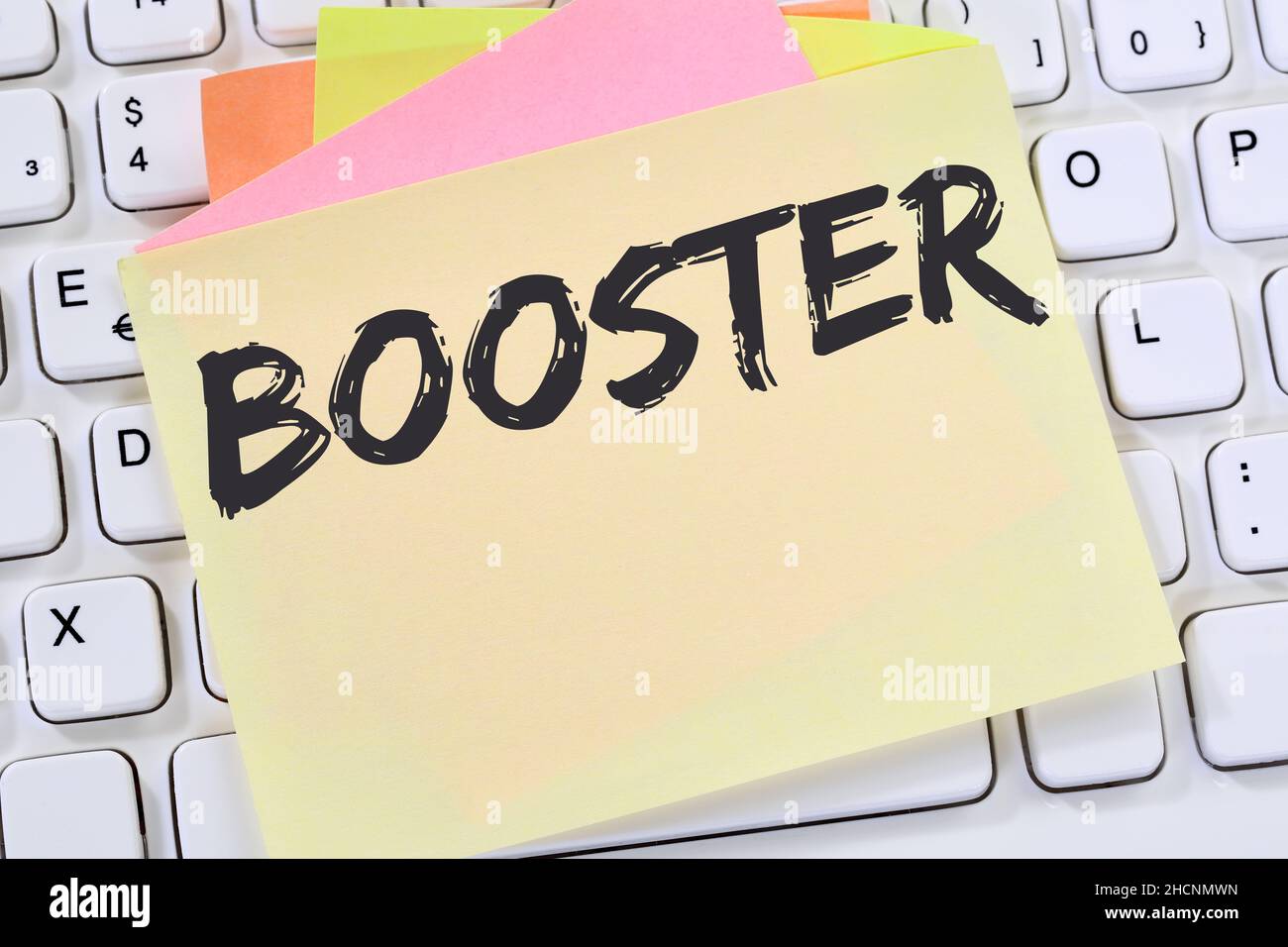 Dose di vaccinazione dose di vaccino coronavirus corona virus COVID-19 Covid 19 note paper concept Foto Stock