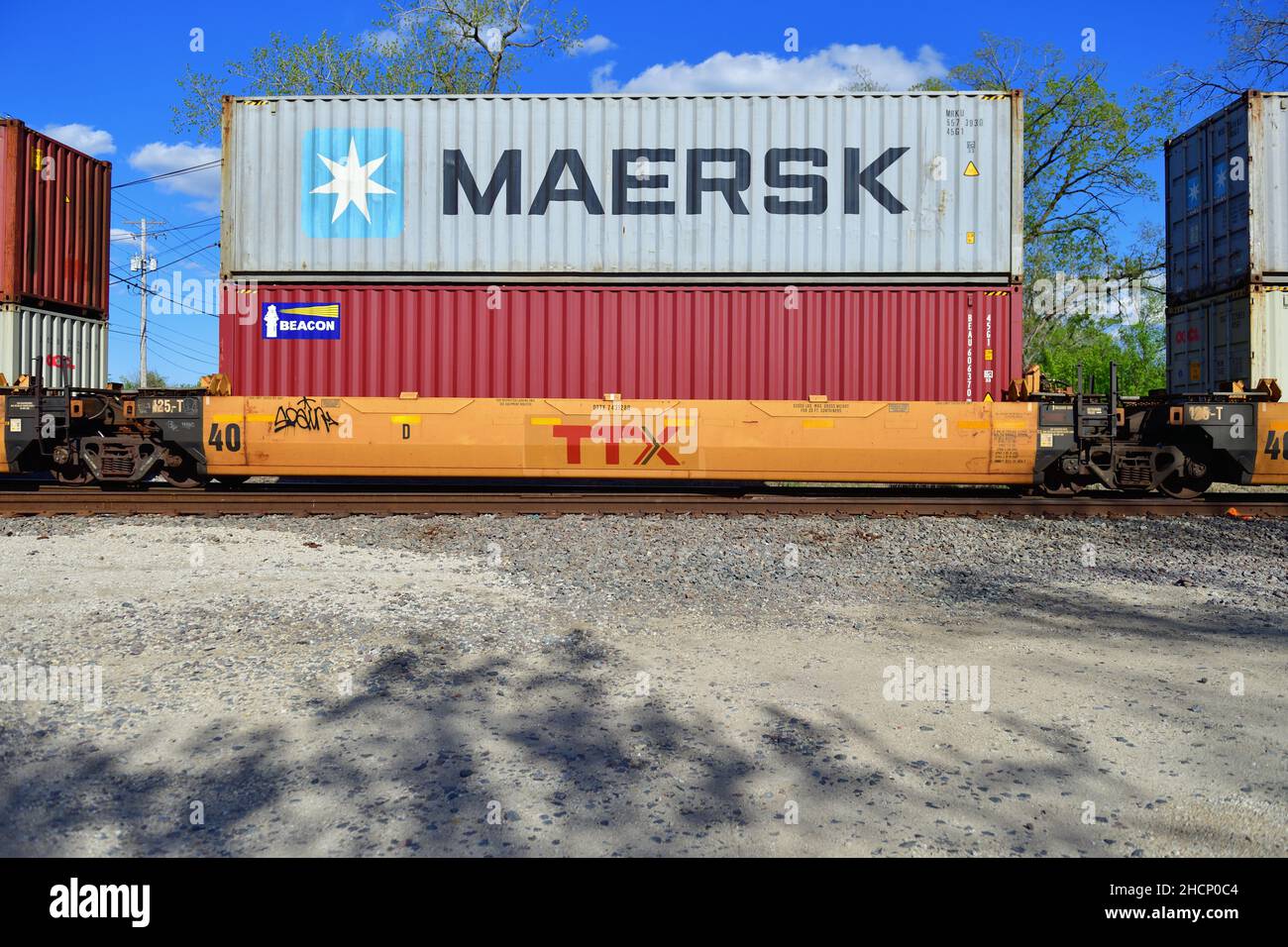 Bartlett, Illinois, Stati Uniti. Un treno merci intermodale nazionale canadese che passa attraverso l'Illinois nord-orientale. Foto Stock