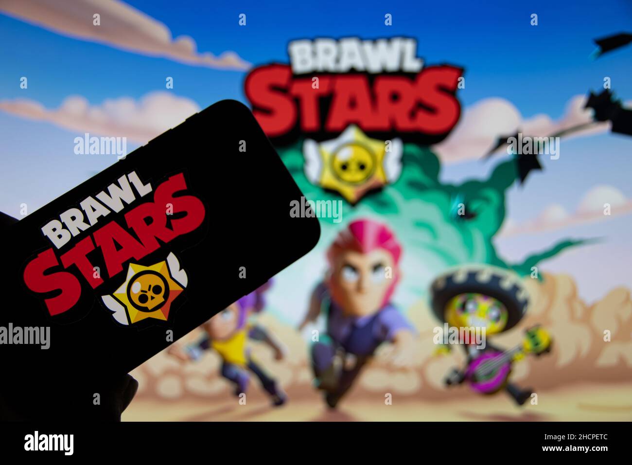 Rheinbach, tedesco 4 novembre 2021, il logo del marchio del gioco di strategia 'Brawl Stars' sullo schermo di uno smartphone (focus sul logo del marchio) Foto Stock