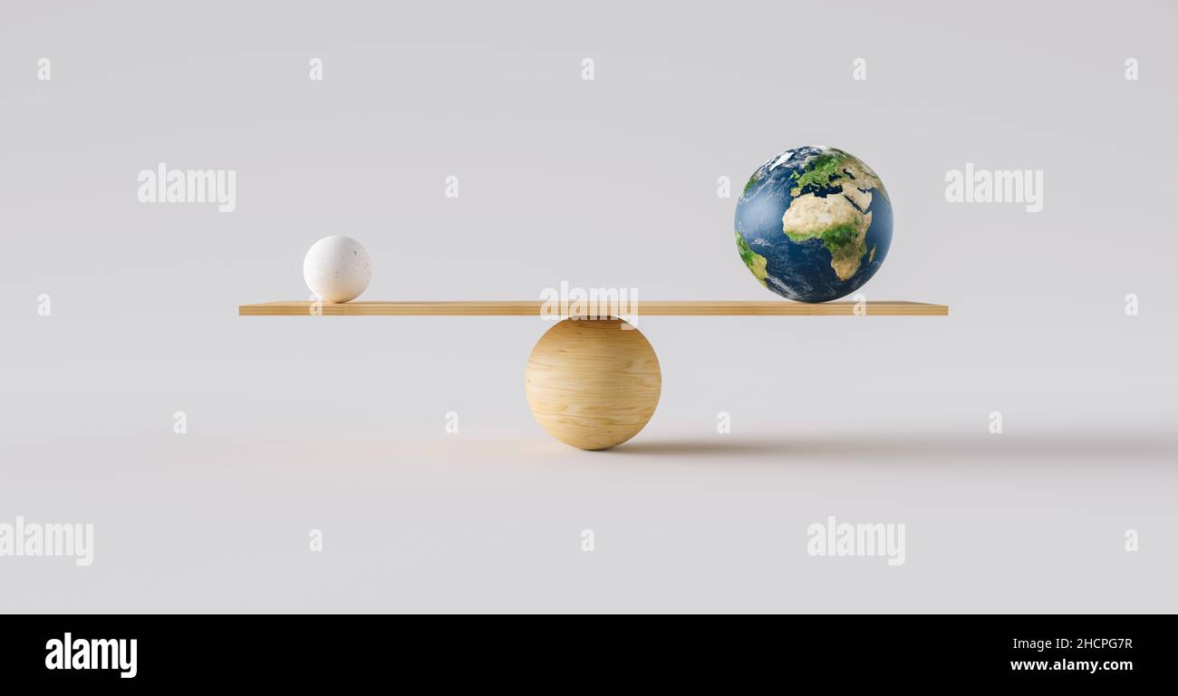 Bilancia di legno bilanciamento sfera di terra e una piccola sfera. Concetto di armonia ed equilibrio Foto Stock