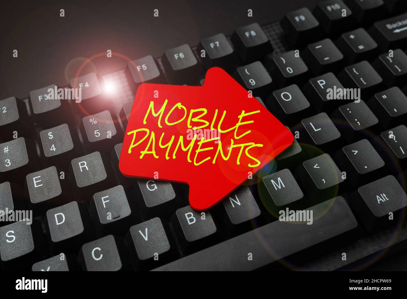 Didascalia di testo che presenta i pagamenti mobili. Word for Financial transaction elaborato tramite uno smartphone che scrive Online Research Text Analysis Foto Stock