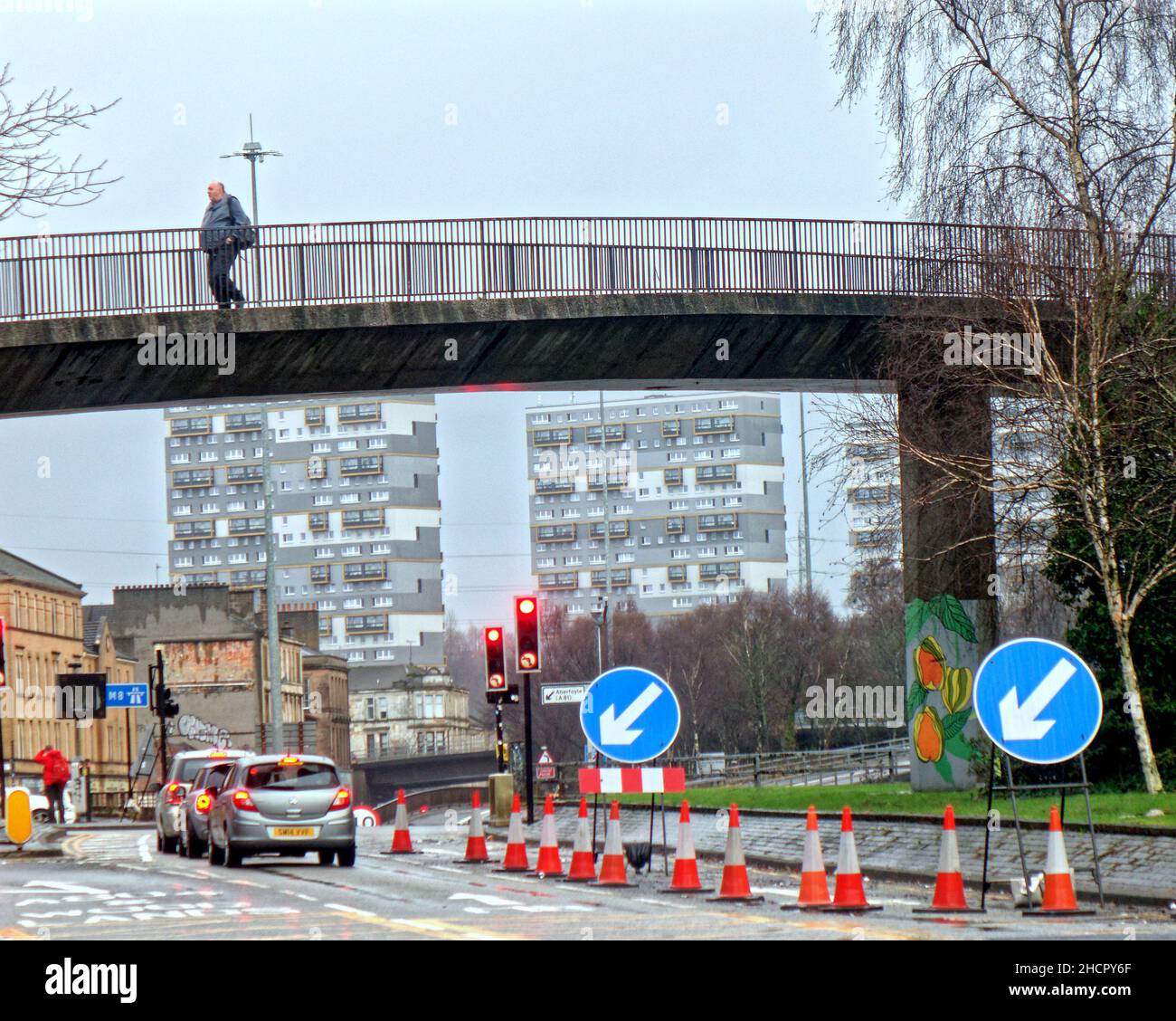 Glasgow, Scozia, Regno Unito 31st dicembre 2021. UK Meteo: Wet desolate covid nuovo anno strade di vigilia come il tempo umido e nessun raduno ha visto un centro vuoto città con poco di allegria a Glasgow, Scozia. Credit Gerard Ferry/Alamy Live News Foto Stock