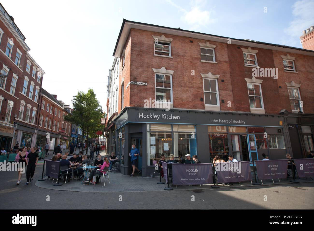 Viste lungo Carlton Street e Broad Street a Nottingham nel Regno Unito Foto Stock