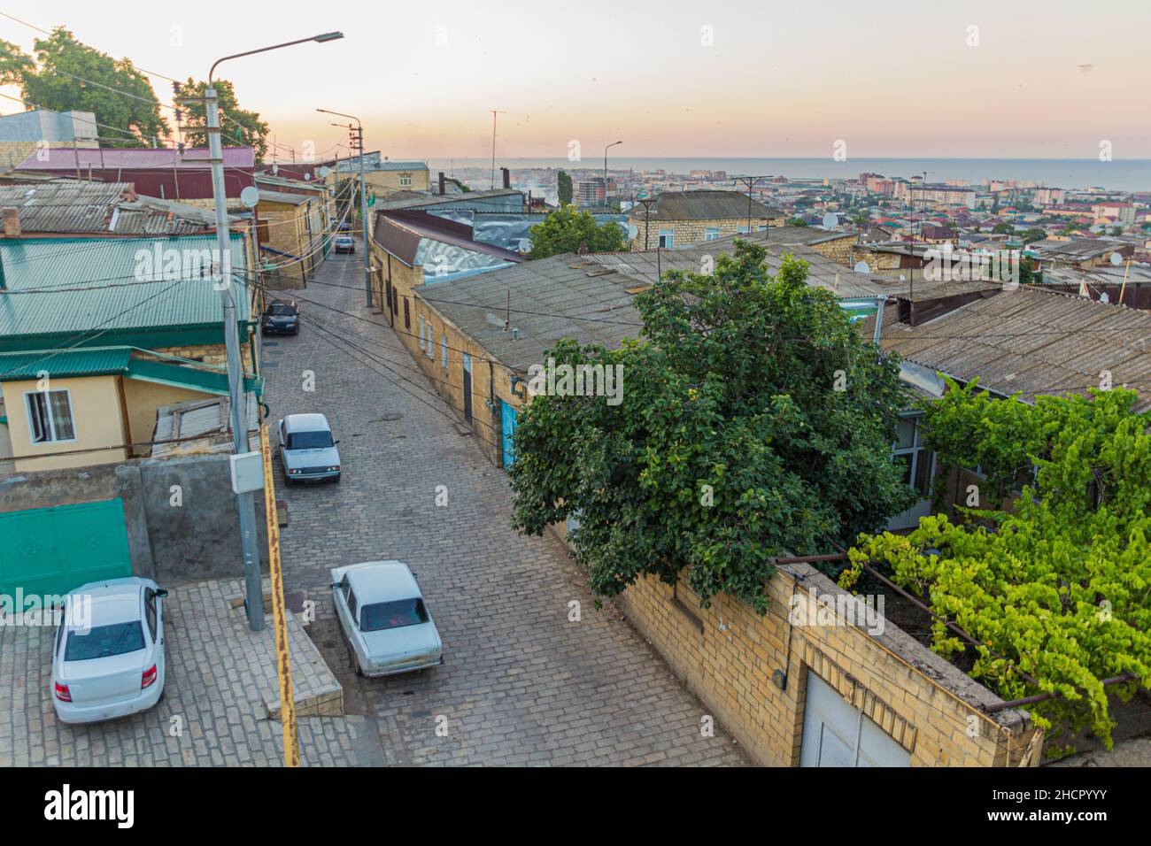 Skyline di Derbent nella Repubblica di Dagestan, Russia Foto Stock