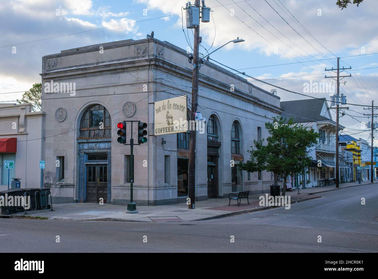 NEW ORLEANS, LA, USA - 25 DICEMBRE 2021: Coffeehouse rue de la Course all'angolo tra Oak Street e Carrollton Avenue Foto Stock