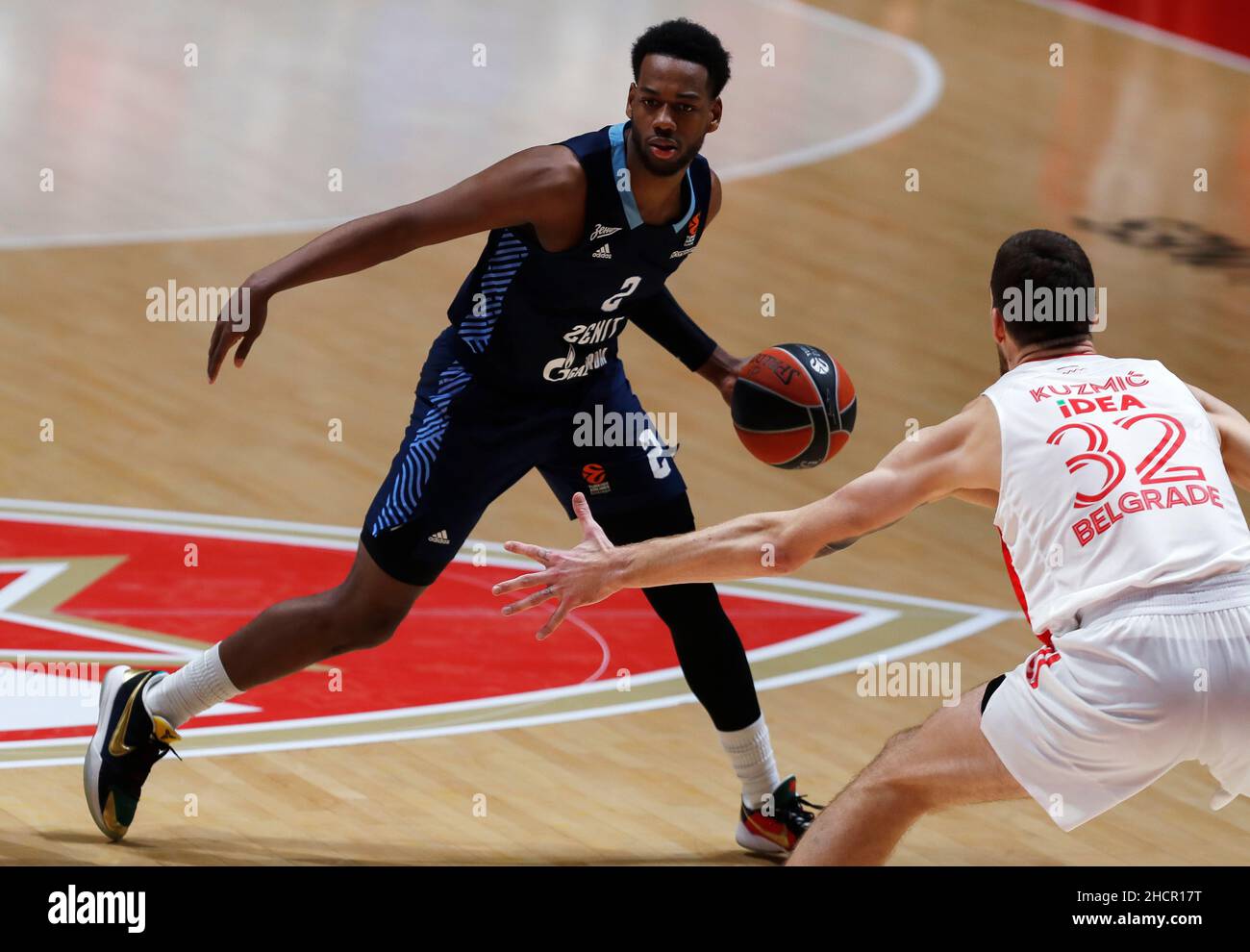 Belgrado, Serbia, 30th dicembre 2021. Jordan Loyd di Zenit San Pietroburgo si presenta durante la partita di pallacanestro Eurolega tra Crvena Zvezda mts Bekgrade e Zenit San Pietroburgo a Belgrado. Dicembre 30, 2021. Credit: Nikola Krstic/Alamy Foto Stock