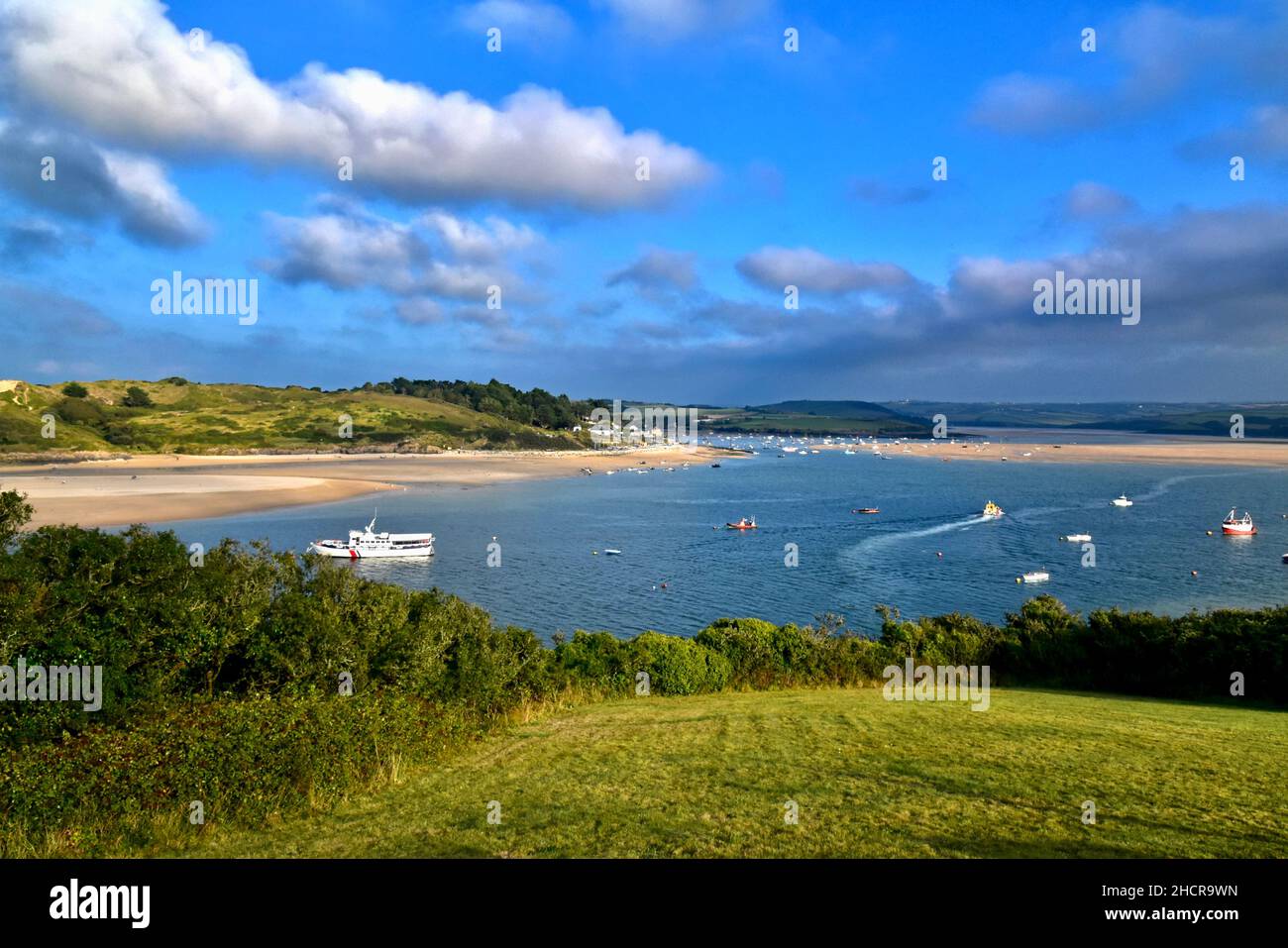 Il traghetto Black Tor attraversa l'estuario del Camel Foto Stock