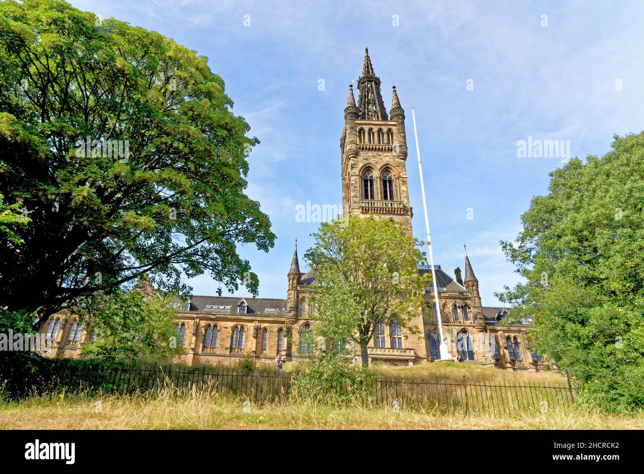 Glasgow University - edificio principale e torre - Glasgow, Scozia, Regno Unito - 23rd luglio 2021 Foto Stock