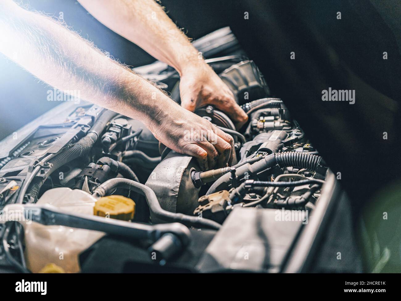 Meccanico auto riparazione auto Foto Stock