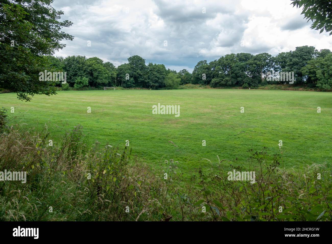 I resti di terra del castello di Deddington, un castello di motte-and-bailey del 11th secolo, Deddington, Oxfordshire, Regno Unito. Foto Stock