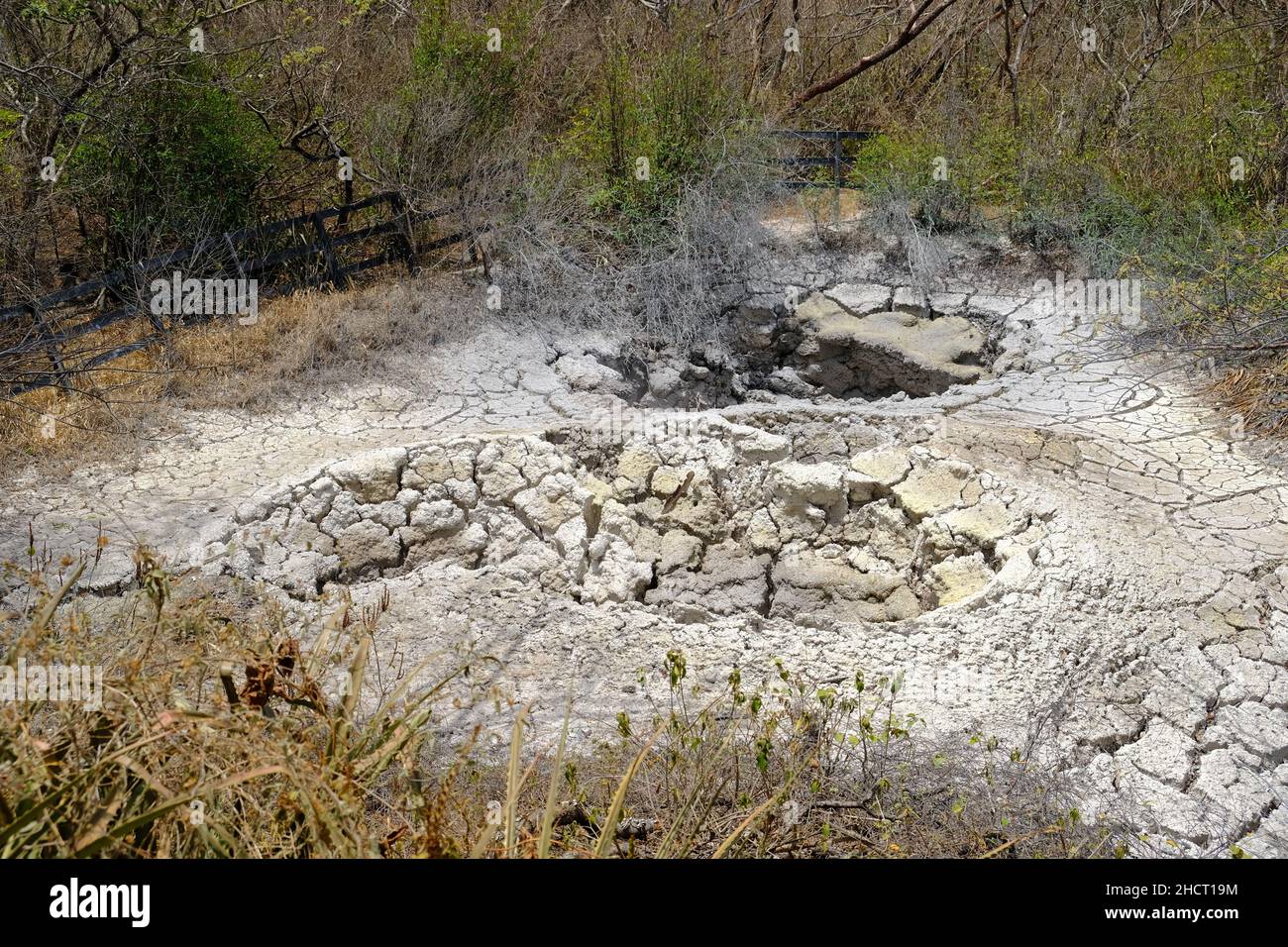 Costa Rica Rincon de la Vieja Parco Nazionale - vasi vulcanici di fango bollente - sfiati di zolfo - sorgenti di zolfo Foto Stock