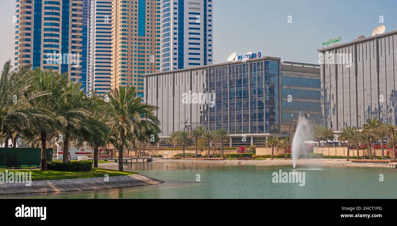 Dubai Media City è stata fondata e costruita nel 2000 e inaugurata nel gennaio 2001 dal governo di Dubai per rafforzare la posizione dei media degli Emirati Arabi Uniti. Foto Stock