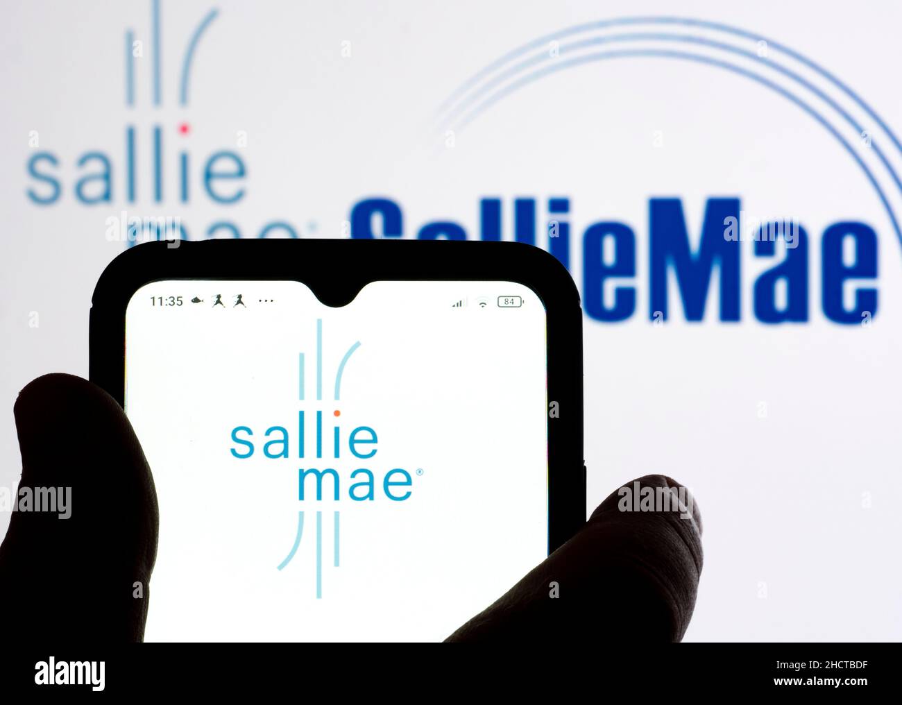 In questa foto è illustrato il logo SLM Corporation (comunemente noto come Sallie Mae) visualizzato su uno smartphone Foto Stock