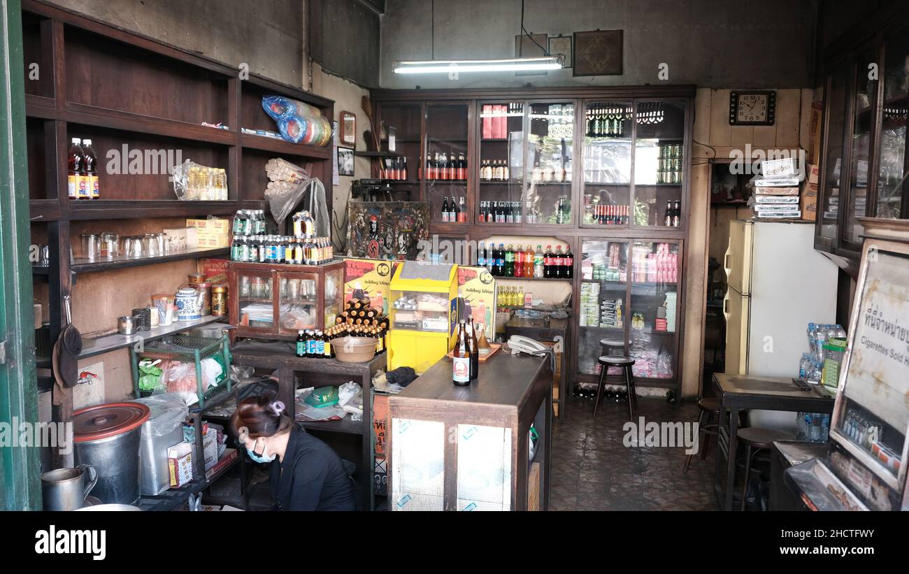 Minimarket MUM and Pop Heritage Supermarket Bangkok Tailandia Foto Stock