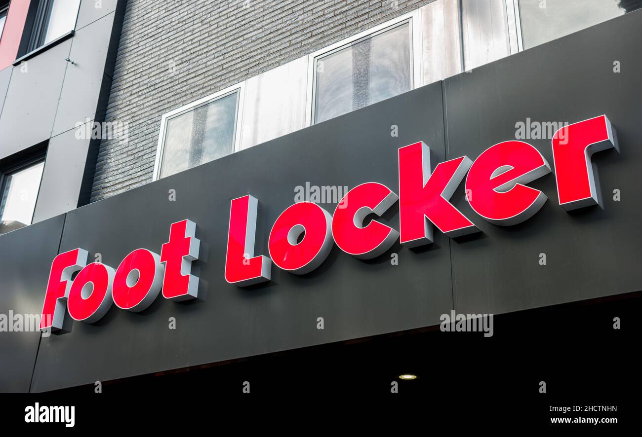 Negozio Foot Locker. Si tratta di un rivenditore leader mondiale di abbigliamento e calzature sportive con 1.835 negozi in 23 paesi. Fornisce una grande selezione di pro Foto Stock
