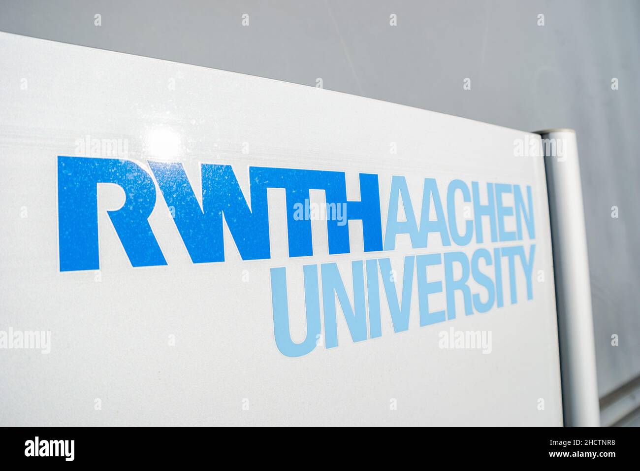 Logo della RWTH Aachen University. Con più di 44.000 studenti, è la RWTH Aachen University è la più grande università per corsi di studio tecnico Foto Stock