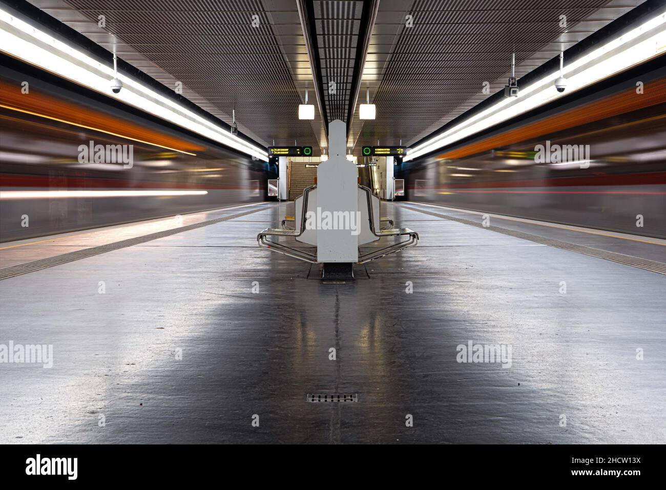 Stazione della metropolitana Dresdnerstrasse a Vienna (Austria) Foto Stock