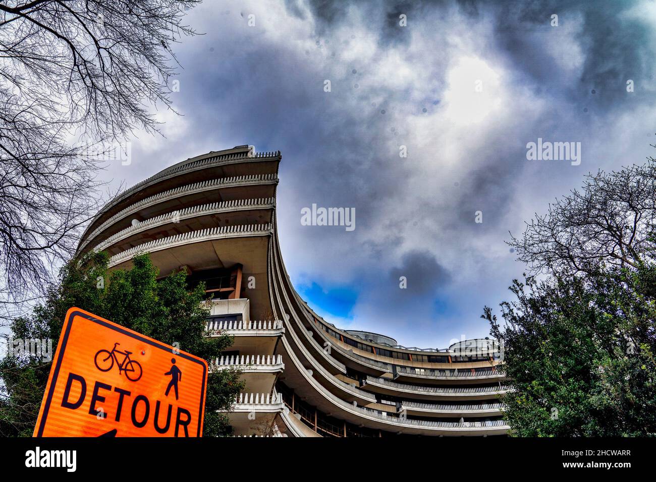Balconi curving al Watergate Apartments, a Washington DC. Foto Stock