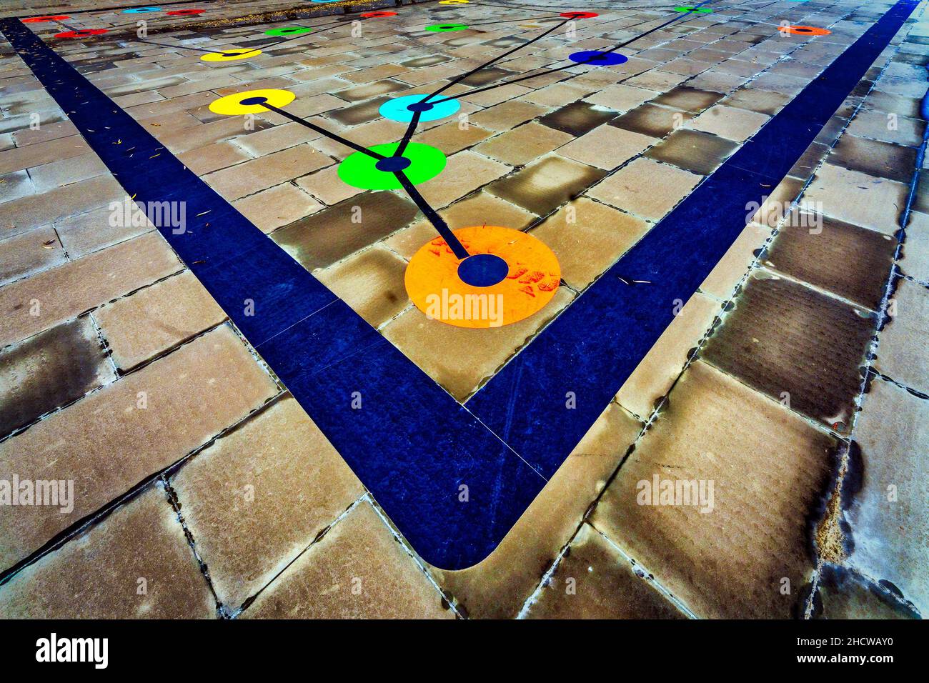 Arte sulla strada, labirinto sul pavimento del Reach Arts Center, al Kennedy Center, a Washington DC. Foto Stock