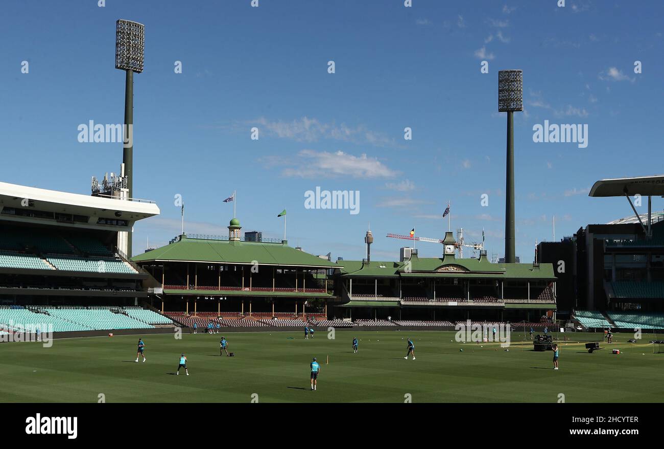Vista generale come treno Inghilterra durante una sessione di reti al Sydney Cricket Ground, Sydney. Data foto: Domenica 2 gennaio 2022. Foto Stock