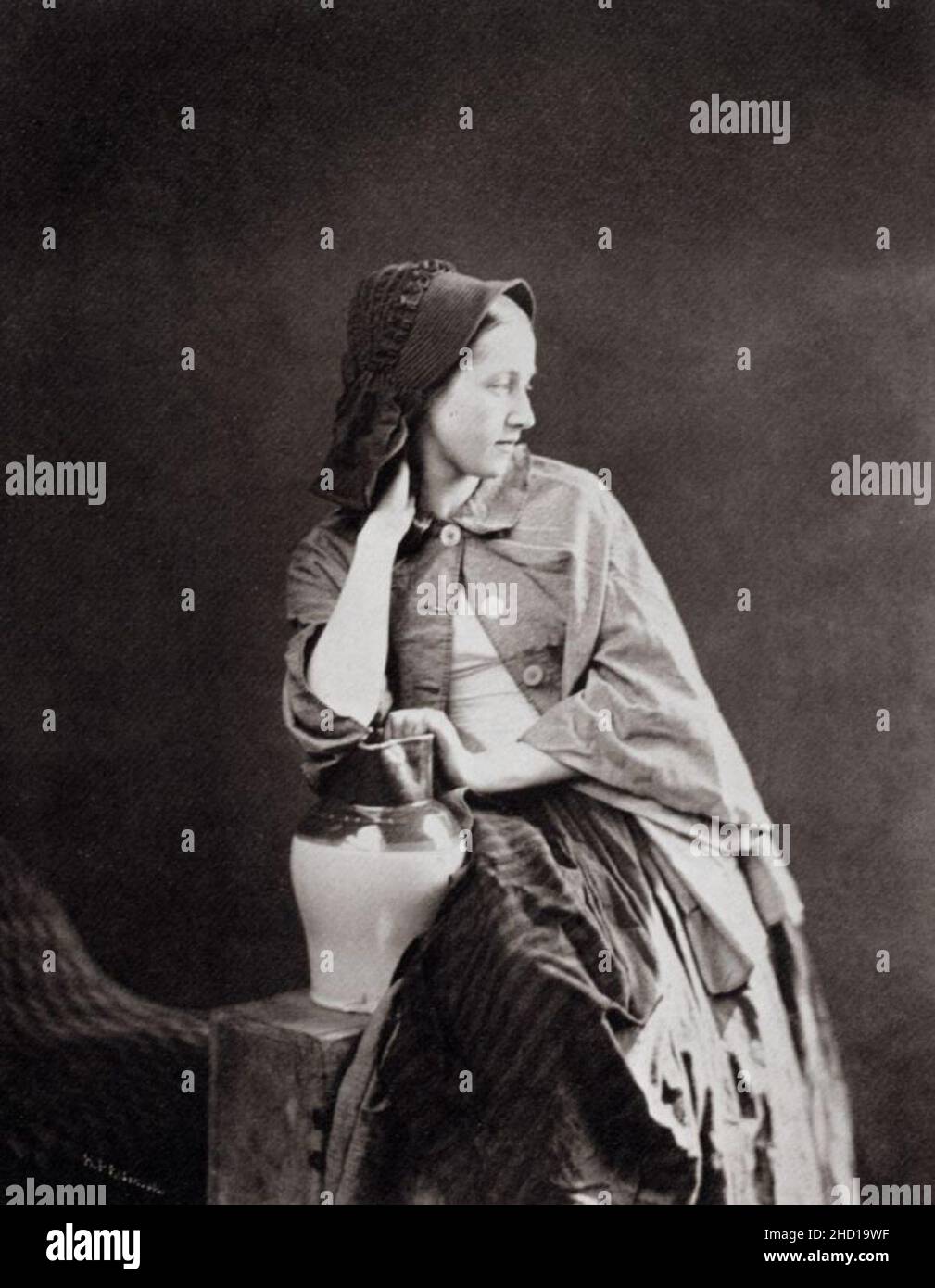 Robinson, Henry Peach - Studie einer jungen Frau mit Sonnenhaube und Wasserkrug Foto Stock