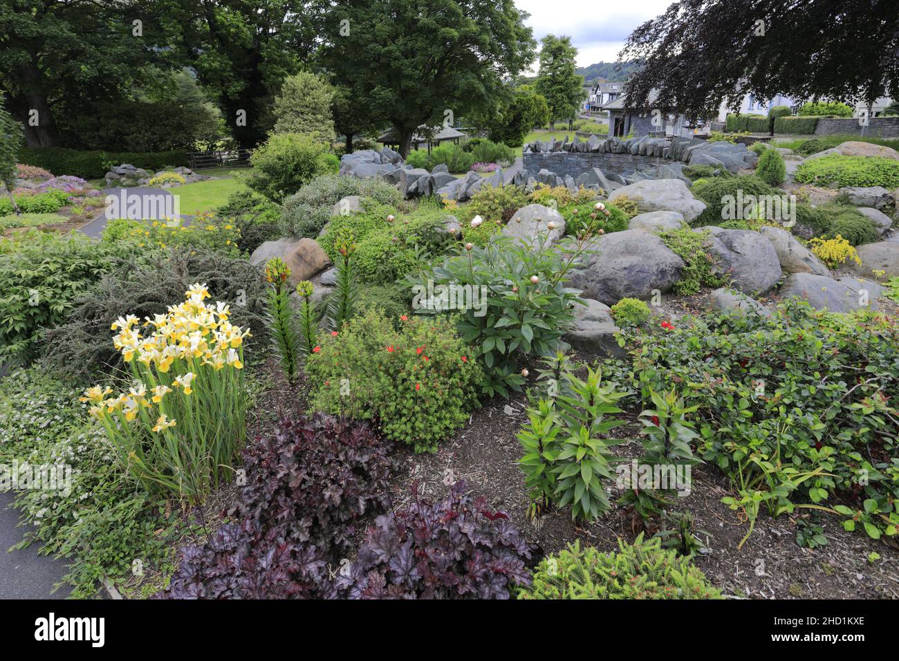 Fiori di Primavera in Fitz Park, Keswick Town, Parco Nazionale del Distretto dei Laghi, Cumbria County, England, Regno Unito Foto Stock