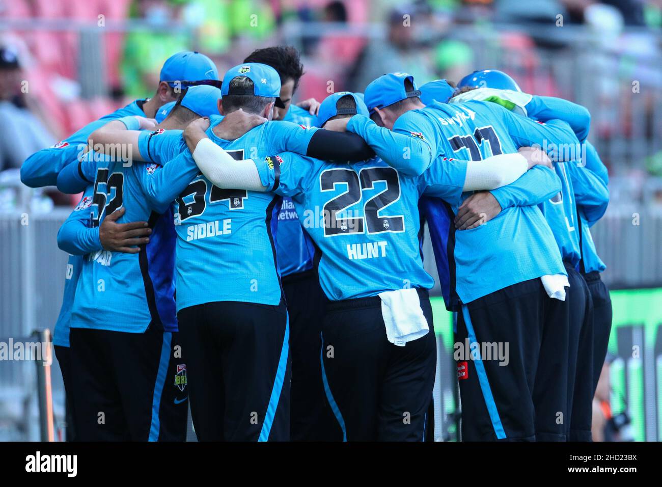 Sydney, Australia. 2nd gennaio 2022; Sydney Showground Stadium, Sydney Olympic Park, NSW, Australia; BBL Big Bash League Cricket, Sydney Thunder contro Adelaide Strikers; Adelaide strikers giocatori huddle prima dell'inizio della partita credito: Action Plus Sports Images/Alamy Live News credito: Action Plus Sports Images/Alamy Live News Foto Stock