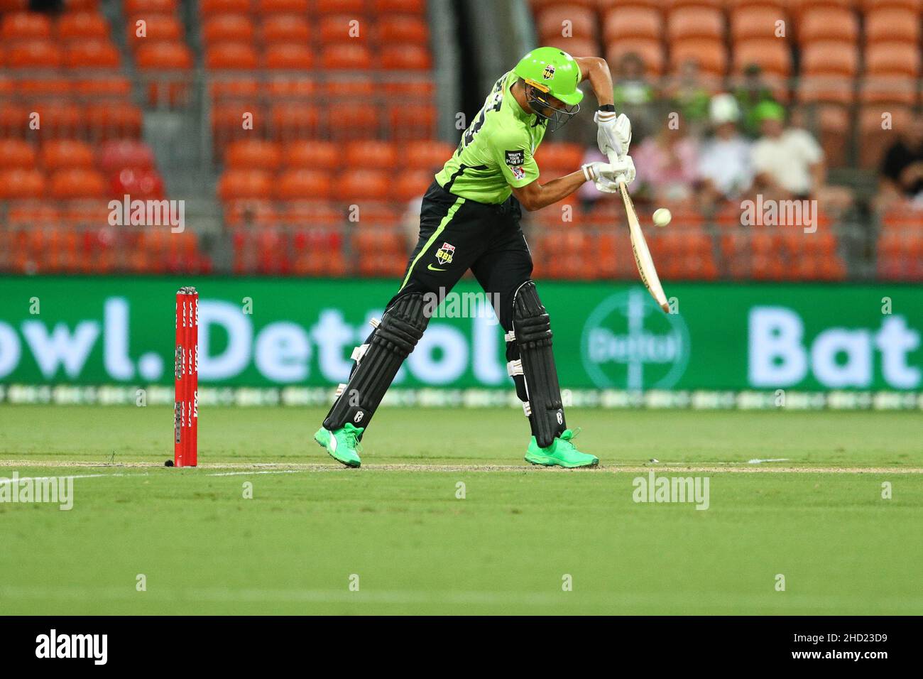 Sydney, Australia. 2nd gennaio 2022; Sydney Showground Stadium, Sydney Olympic Park, NSW, Australia; BBL Big Bash League Cricket, Sydney Thunder contro Adelaide Strikers; Chris Green of Sydney Thunder gioca avanti difensivo credito: Action Plus Sports Images/Alamy Live News Credit: Action Plus Sports Images/Alamy Live News Foto Stock