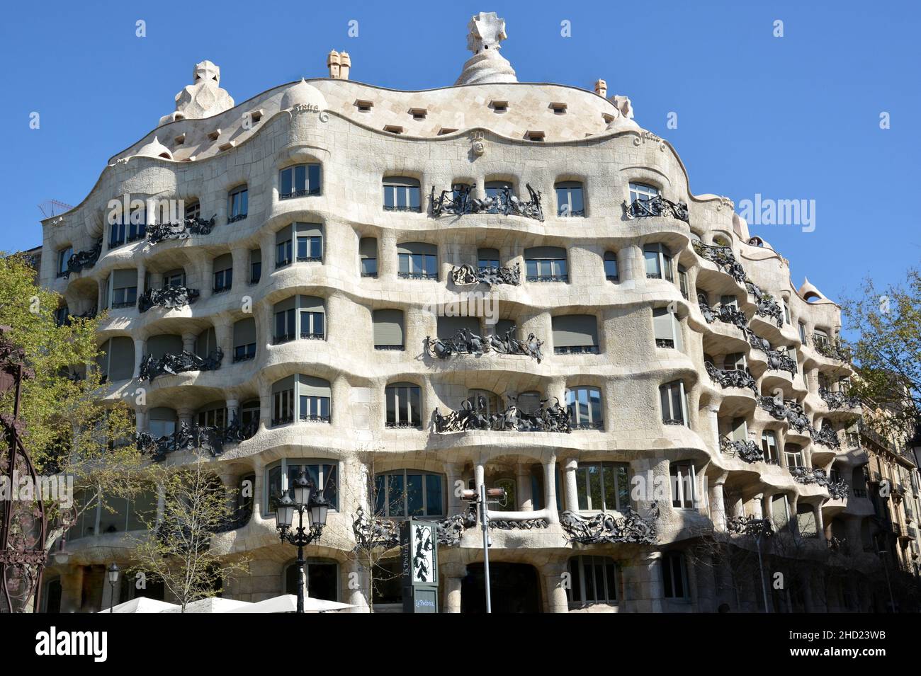 Spagna, Catalogna, Barcellona, la Casa Milà chiamata, la Pedrera è un'opera monumentale dei primi 20th secolo realizzata dall'architetto Antonin Gaudi, Foto Stock