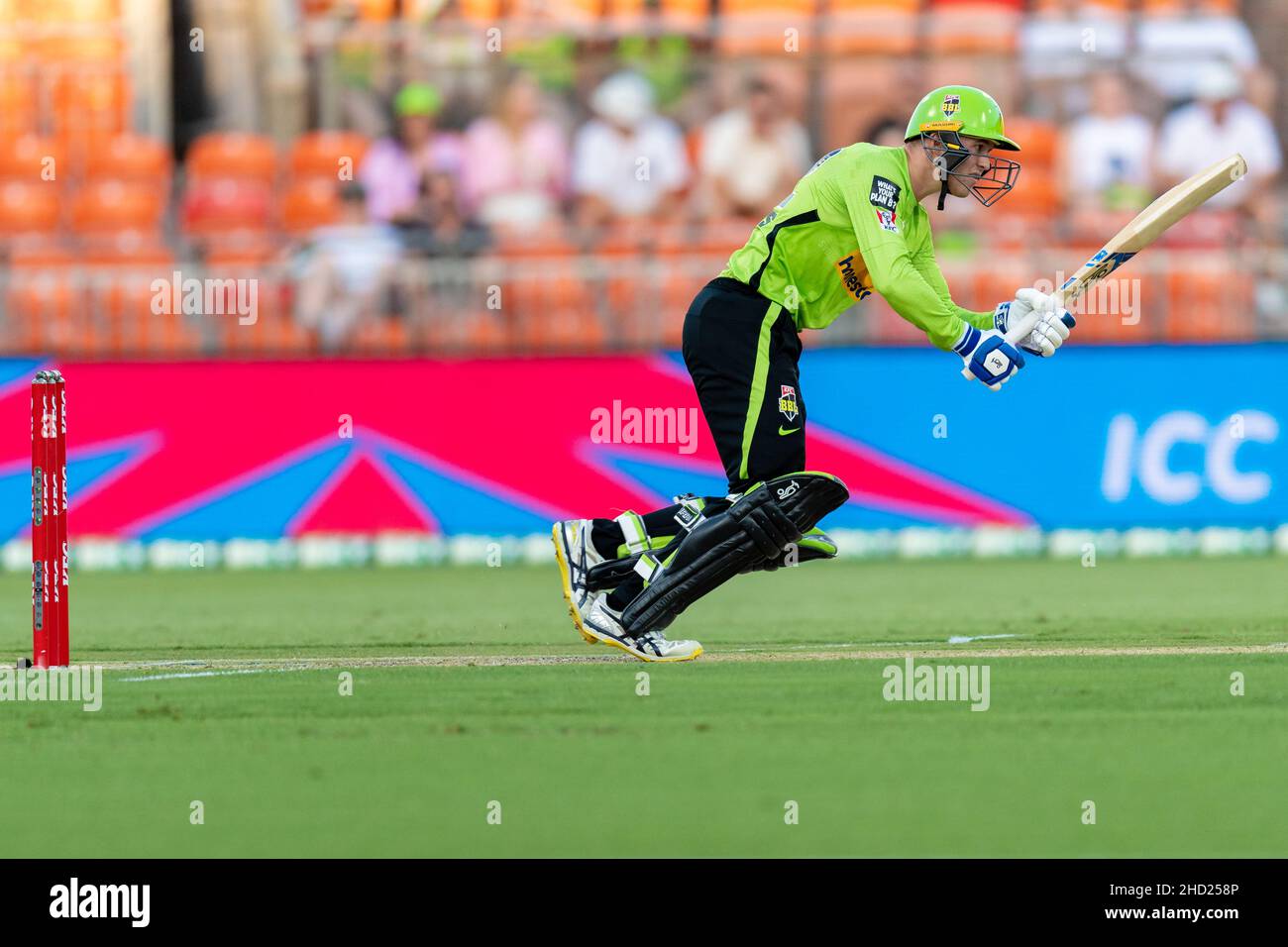 Sydney, Australia. 02nd Jan 2022. Matthew Gilkes of Thunder si scontra durante la partita tra Sydney Thunder e Adelaide Strikers al Sydney Showground Stadium, il 02 gennaio 2022, a Sydney, Australia. (Solo per uso editoriale) Credit: Izhar Ahmed Khan/Alamy Live News/Alamy Live News Foto Stock