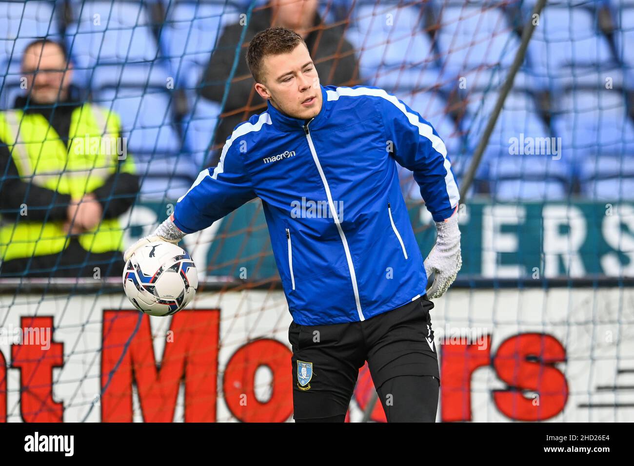Bailey Peacock-Farrell #1 di Sheffield Mercoledì durante il riscaldamento pre-partita in , il 1/2/2022. (Foto di Craig Thomas/News Images/Sipa USA) Foto Stock