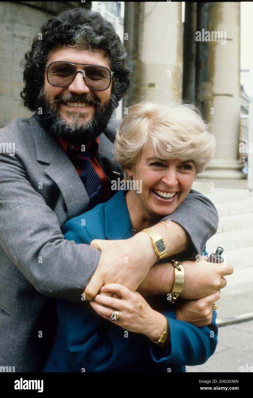 Dave Lee Travis e Gloria Hunniford nel 1989 Foto Stock