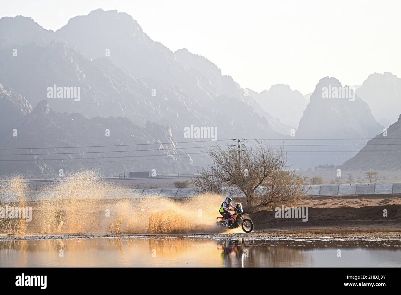 52 Walkner Matthias (aut), Red Bull KTM Factory Racing, KTM 450 Rally Factory Replica, Moto, W2RC, in azione durante la tappa 1B del Dakar Rally 2022 Around Hail, il 2nd gennaio 2022 a Hail, Arabia Saudita - Foto: Eric Vargiolu/DPPI/LiveMedia Foto Stock