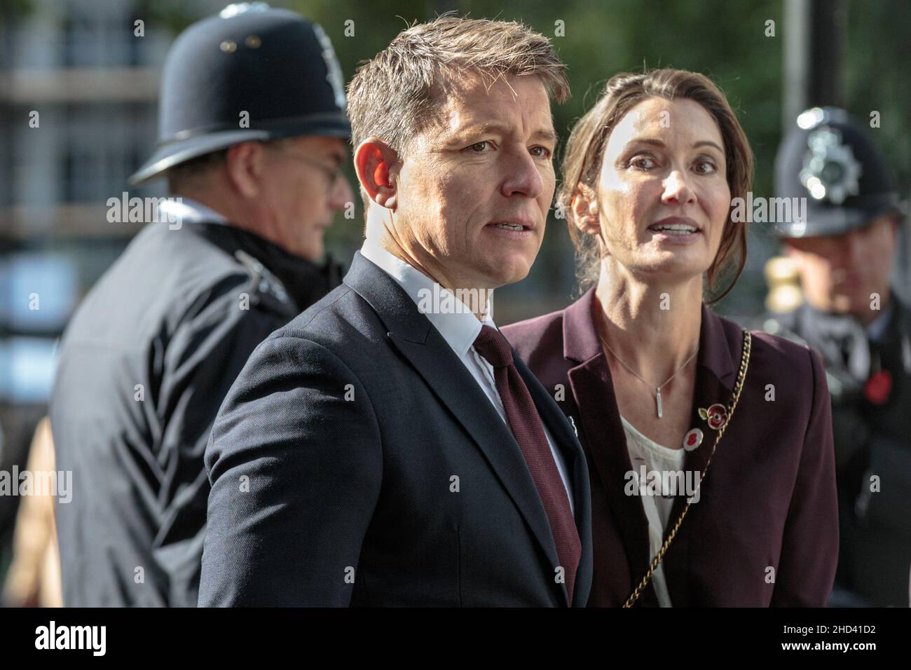 Ben Shephard, presentatore televisivo e personalità dei media, cammina con la moglie Annie Shephard a Westminster dopo un evento, Londra, Inghilterra Foto Stock