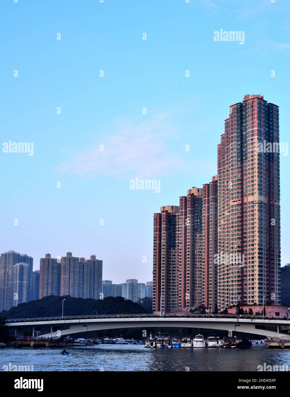 Alto edificio residenziale nell'area di Tseung Kwan o Bay, Hong Kong Foto Stock