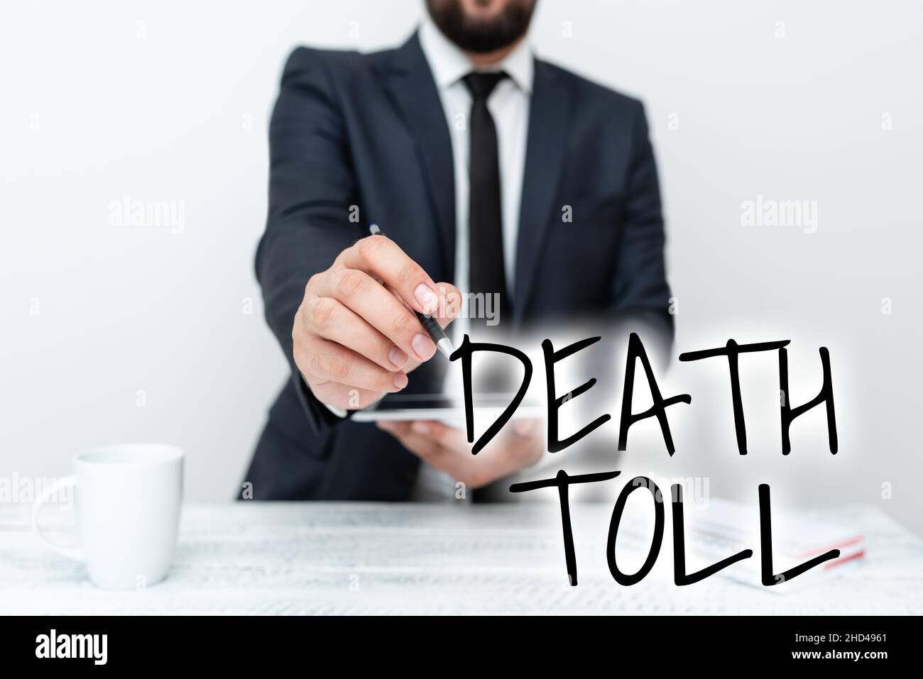 Testo che mostra ispirazione morte Toll. Parola per il numero di morti derivanti da un particolare incidente che presenta lo smartphone Communication Technology Foto Stock