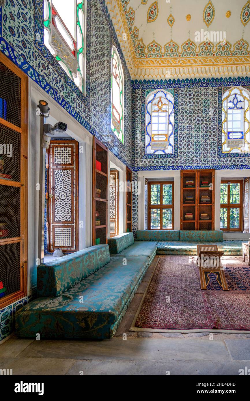 Veduta interna della Biblioteca Enderun (Biblioteca di Ahmed III) nel Palazzo Topkapi di Istanbul, Turchia. Foto Stock