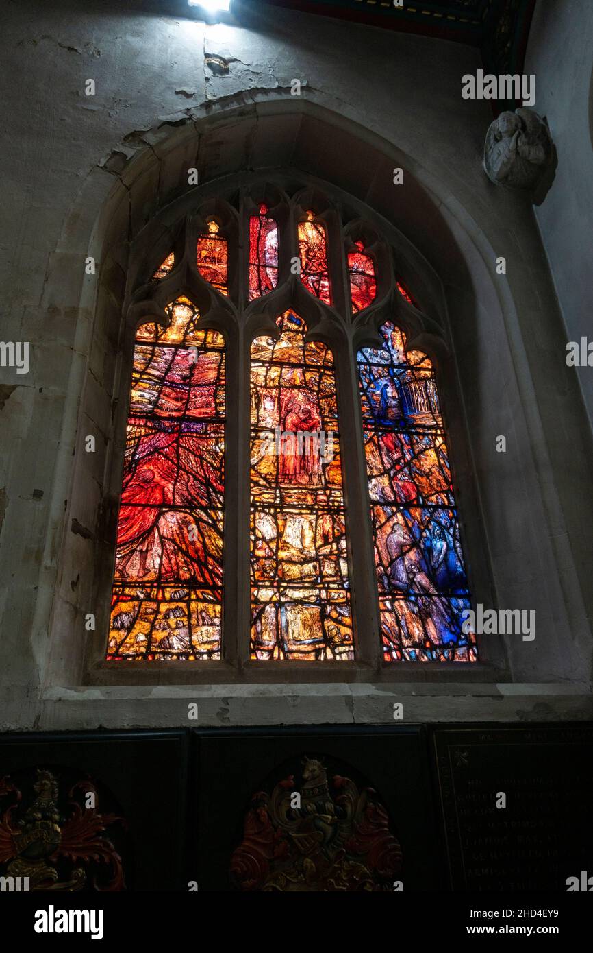 Una delle finestre della Redenzione (Thomas Denny) per commemorare la vita e la morte di re Riccardo III, all'interno della Cattedrale di Leicester, Leicester, Inghilterra. Foto Stock