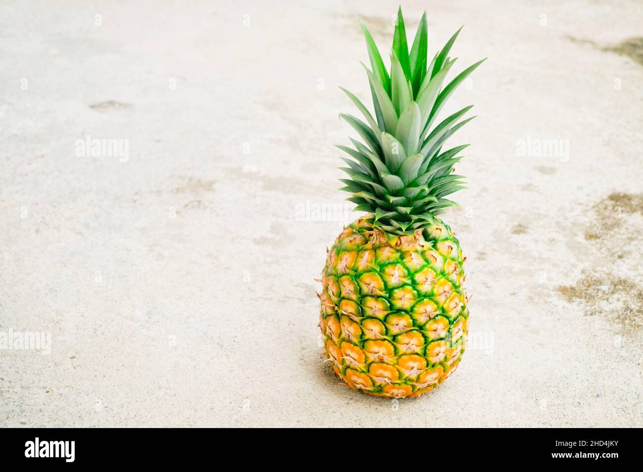 Primo piano di frutta di ananas fresca ben assortita succosa e deliziosa varietà MG3 che è imballato con antiossidante, e aiuta la digestione e la perdita di peso. Foto Stock