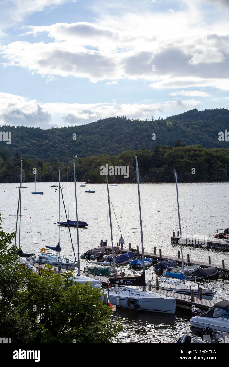 Marina sul lago Windermere a Cumbria, Regno Unito Foto Stock