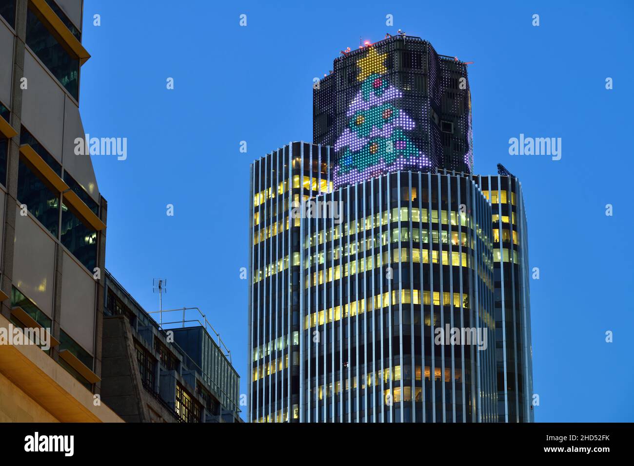 Dicembre sera Tower 42 o NatWest Tower, 25 Old Broad Street, City of London, Regno Unito Foto Stock