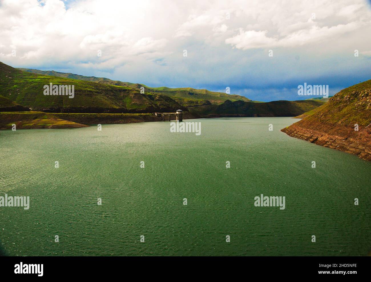 La diga di Katse è il progetto idrico delle Highlands del Lesotho in Sudafrica Foto Stock