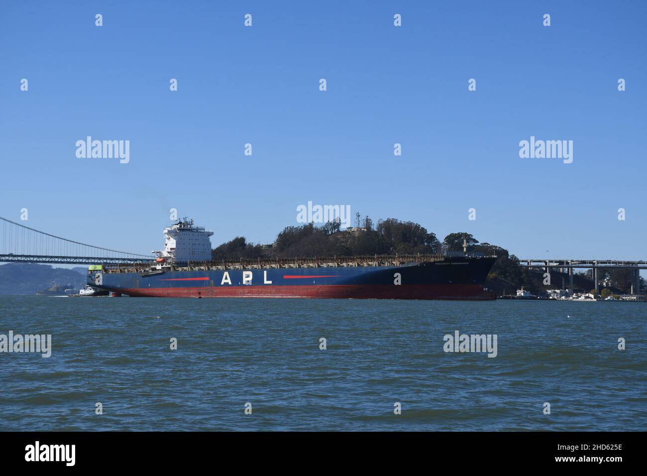 Trasporto commerciale e navi container a San Francisco e San Pablo Bay, California Foto Stock