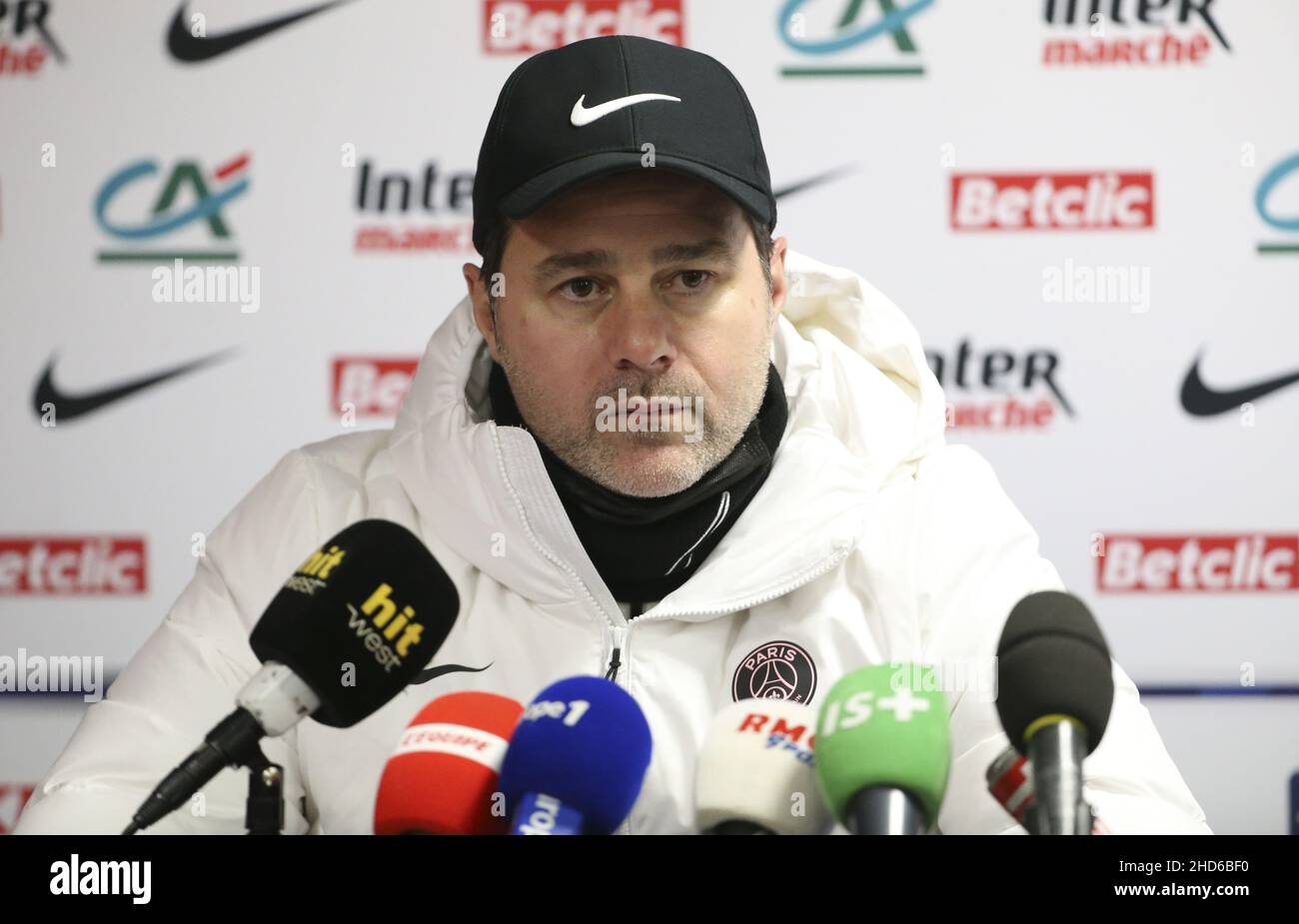 Allenatore di PSG Mauricio Pochettino risponde ai media durante la conferenza stampa post-partita dopo la Coppa di Francia, round del 32, partita di calcio tra Vannes OC (Club Olimpico di Vannes) e Paris Saint-Germain (PSG) il 3 gennaio 2022 allo Stade de la Rabine di Vannes, Francia - Foto: Jean Catuffe/DPPI/LiveMedia Foto Stock