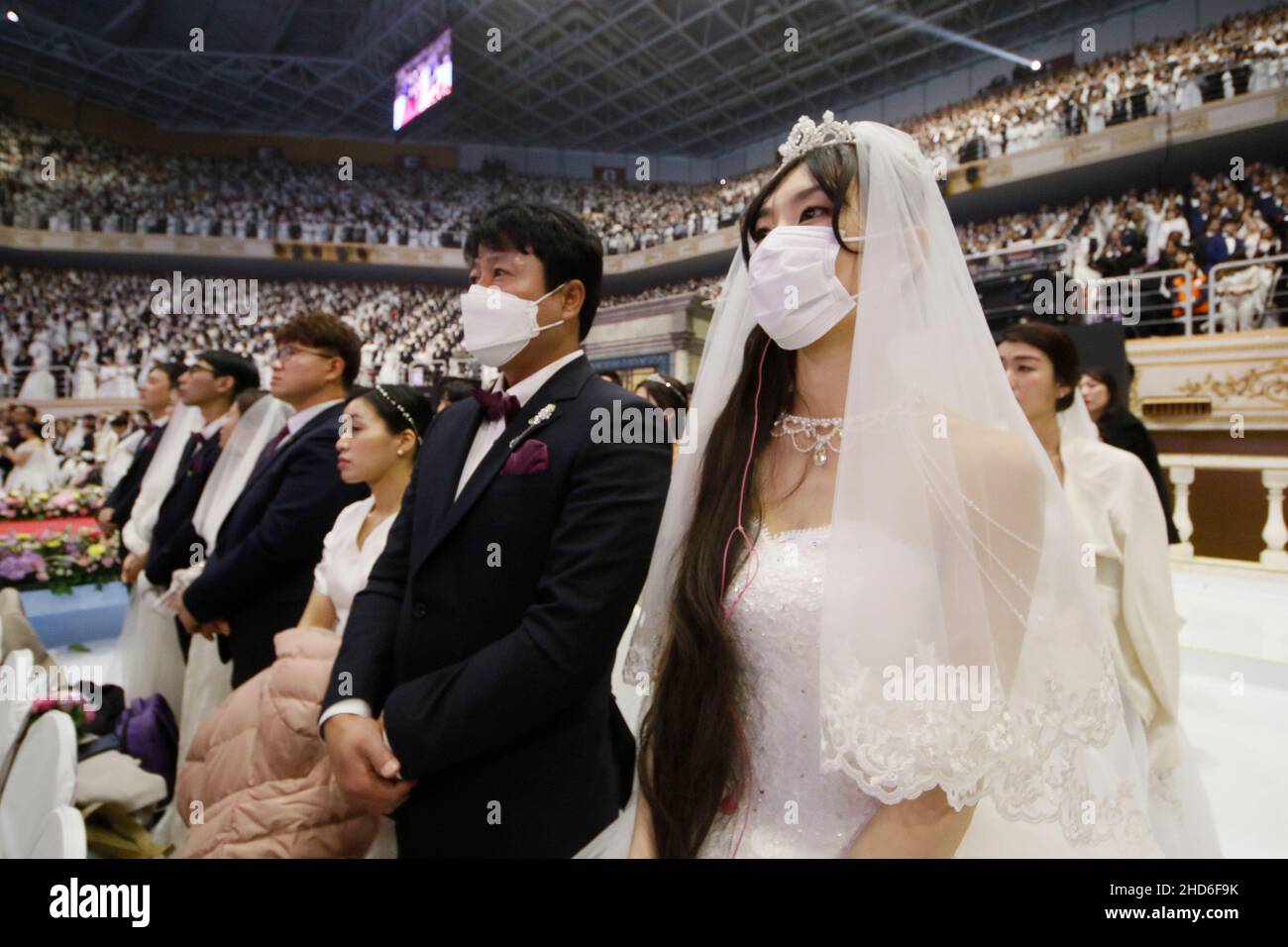 07 febbraio 2020-Gapyeong, Corea del Sud-migliaia di coppie partecipano a un matrimonio di massa della Federazione delle famiglie per la Pace e l'unificazione del mondo, comunemente conosciuta come Chiesa dell'unificazione, presso il Centro Mondiale della Pace di Cheongshim a Gapyeong-gun, Corea del Sud. Foto Stock