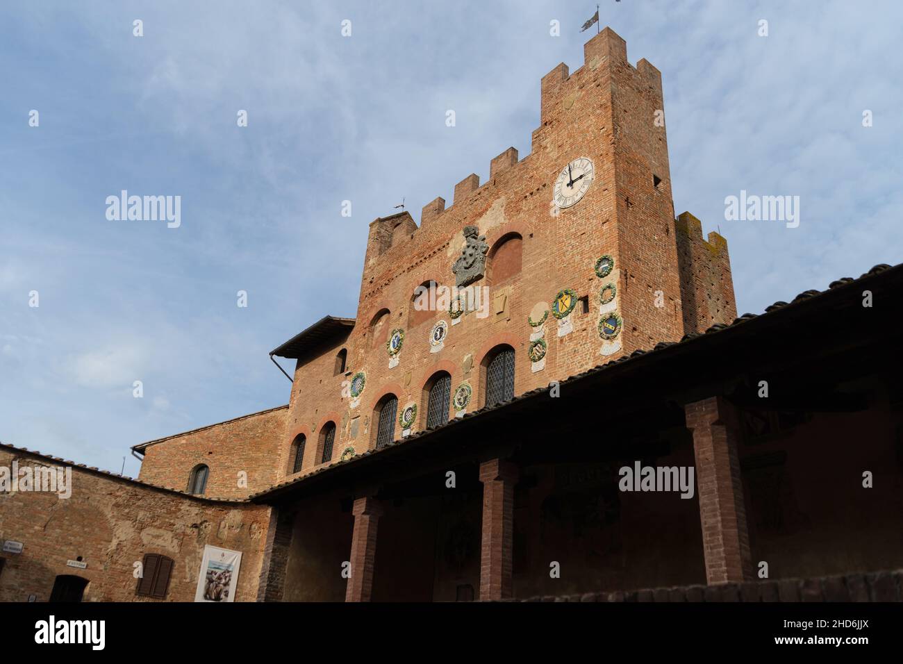 Via Giovanni Boccaccio, Villaggio, Vista Palazzo Pretorio, Castello di Certaldo, Toscana, Italia, Europa Foto Stock